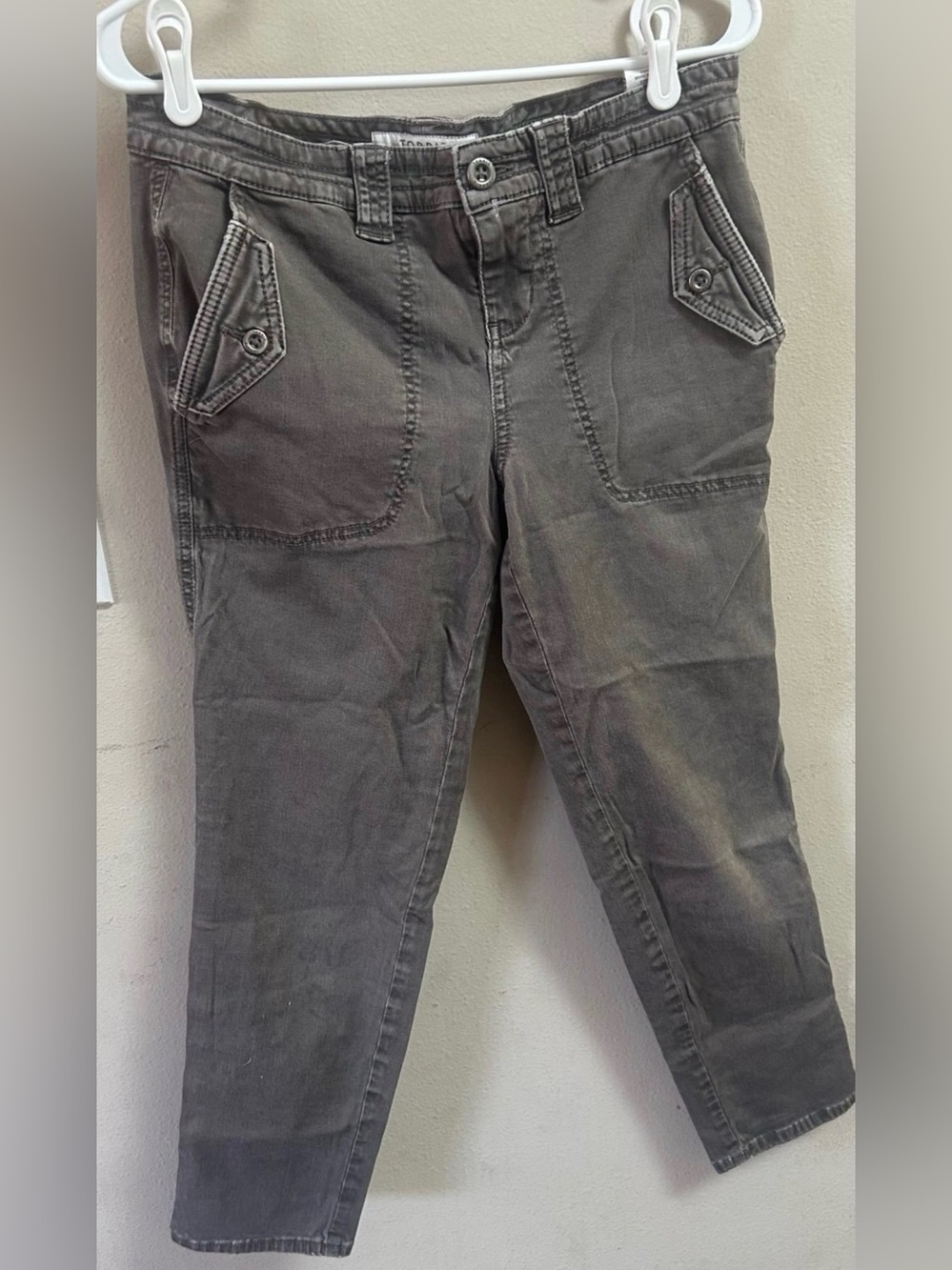 Torrid capris size 10